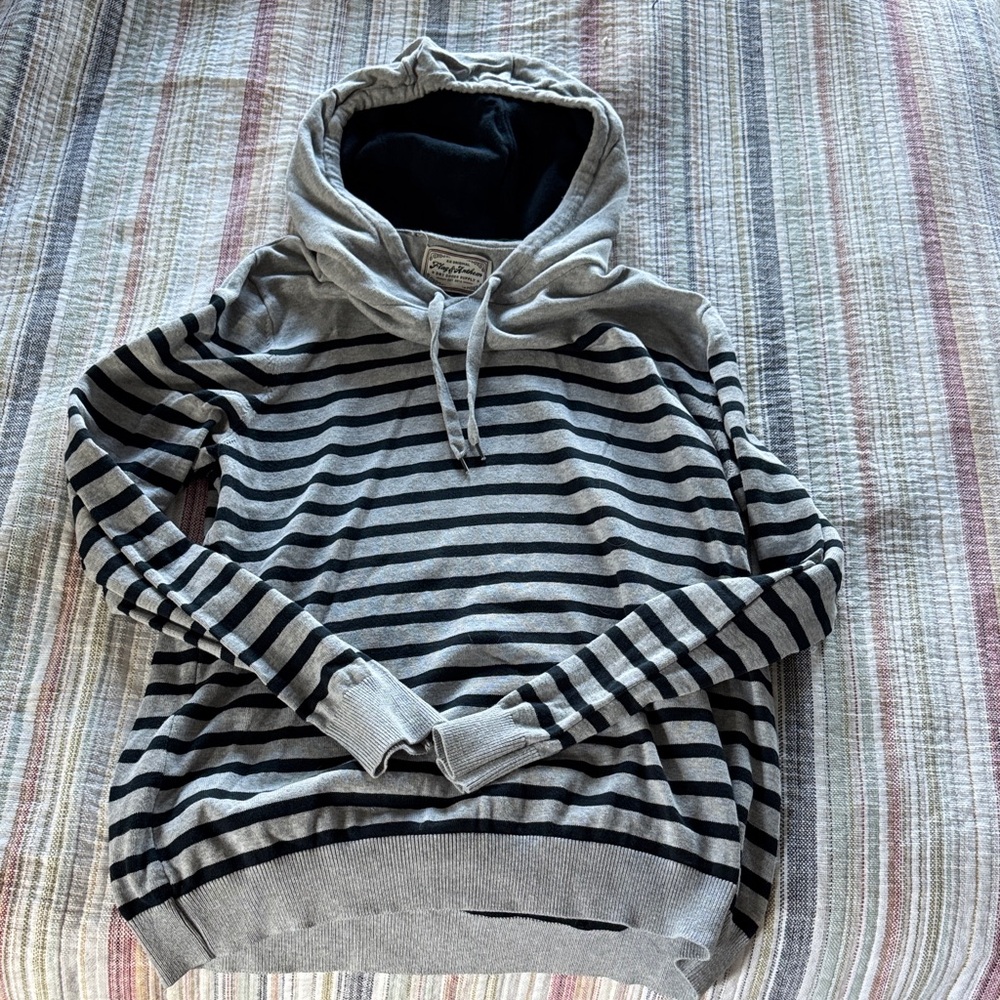 Men’s Flag & Anthem Pullover